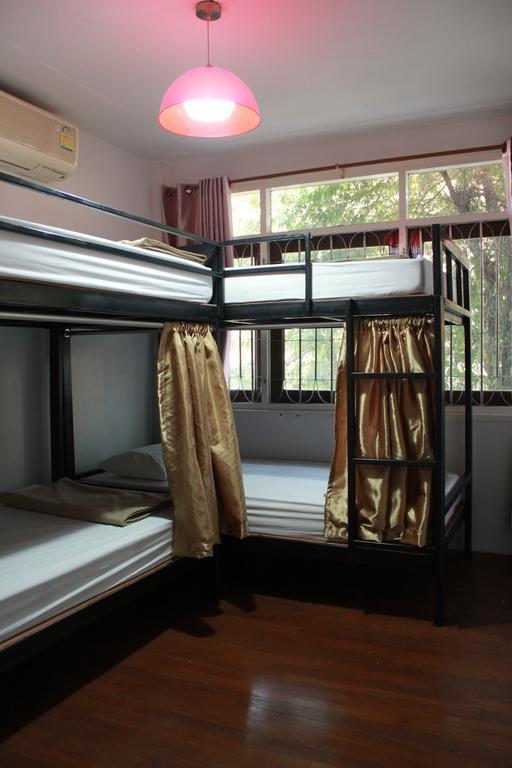 Baan Park Raak Backpacker Hostel Chiang Mai Zewnętrze zdjęcie