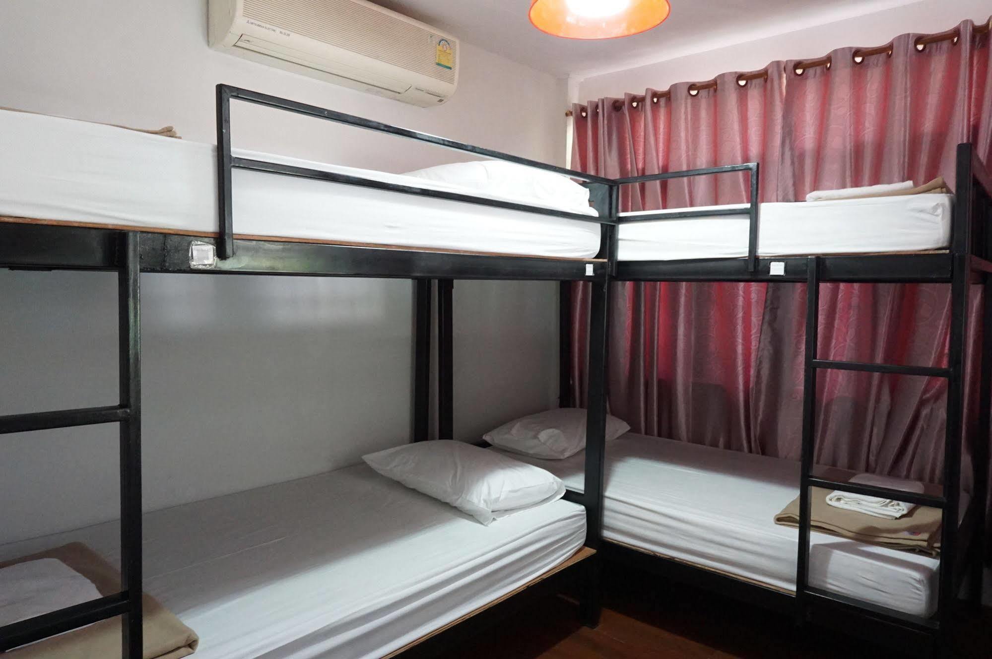 Baan Park Raak Backpacker Hostel Chiang Mai Zewnętrze zdjęcie