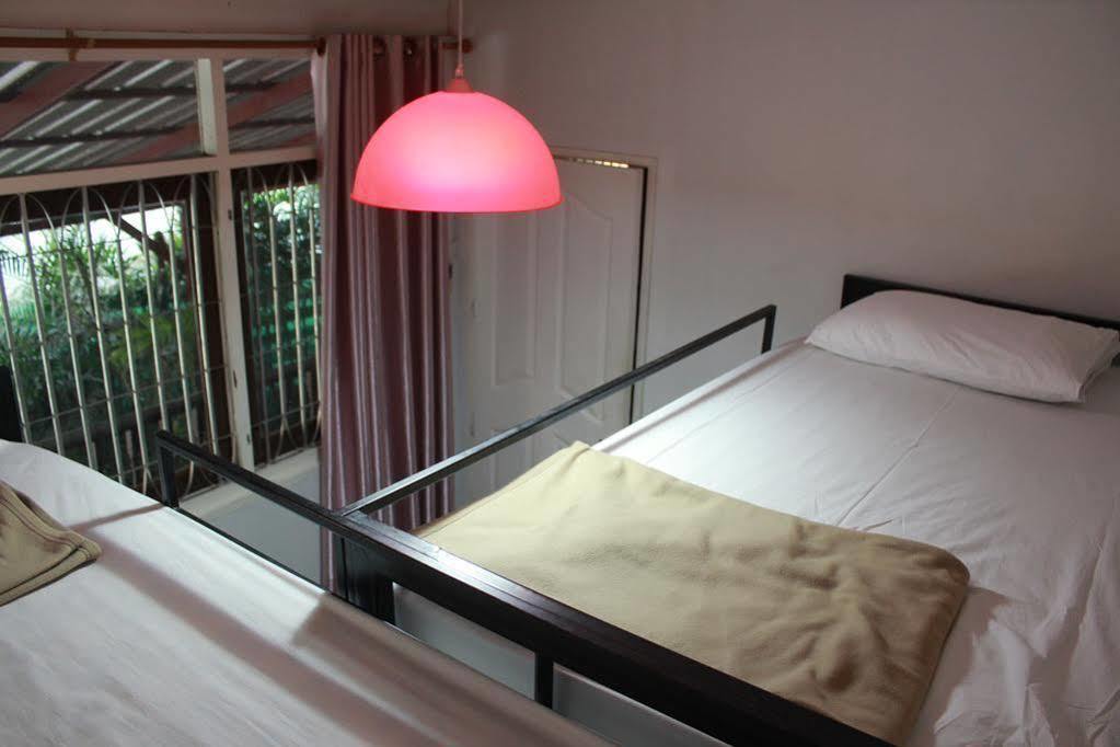 Baan Park Raak Backpacker Hostel Chiang Mai Zewnętrze zdjęcie